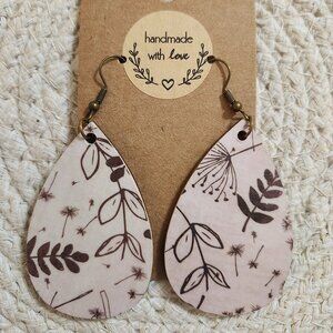 ~Handmade~ vintage style, boho, botanical earrings
